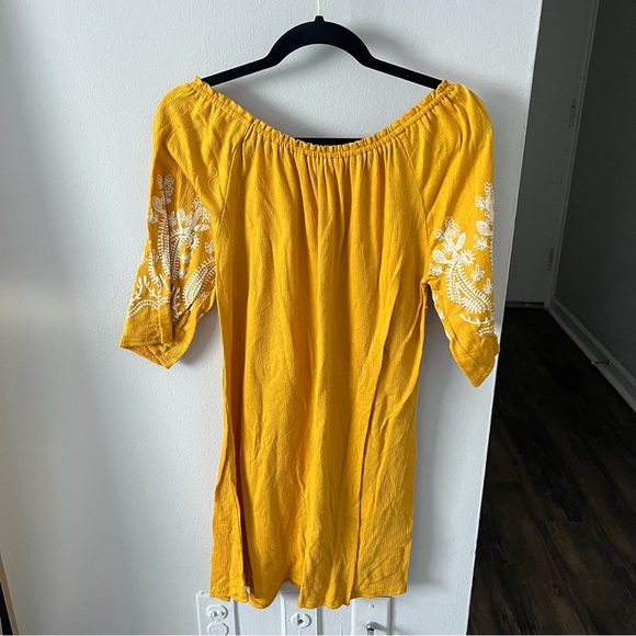 Off the Shoulder Flowy Dress - Picture 2 of 2